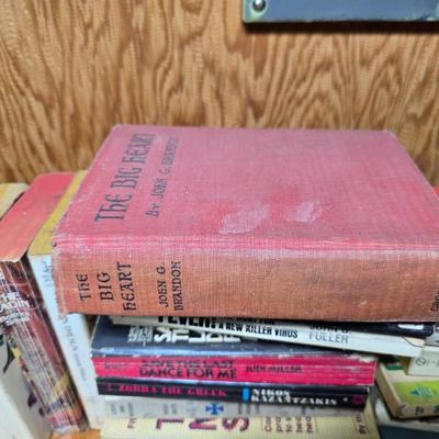 Vintage Paperback Books – Romance, Mystery, Historical & More