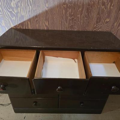 9-Drawer Wood Dresser – Dark Brown Finish and lamp