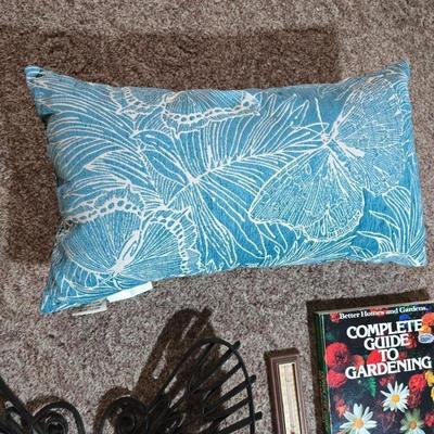 Wall-Mounted Butterfly Décor Set & More