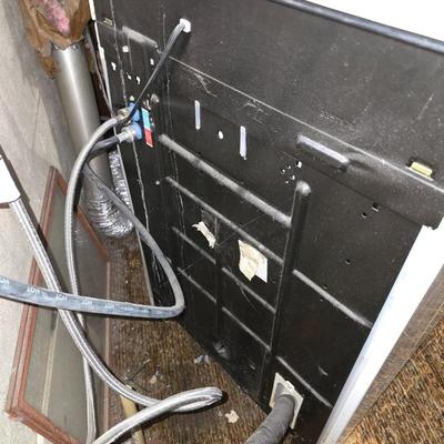 Estate Heavy-Duty Top Load Washing Machine - Currently being used by tenant