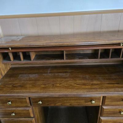 Classic Oak Roll-Top Desk with Matching Swivel Chair – 9 Drawers & Cubby Storage