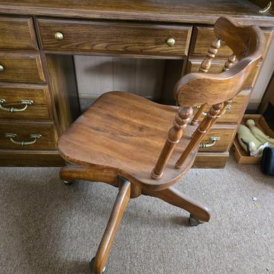 Classic Oak Roll-Top Desk with Matching Swivel Chair – 9 Drawers & Cubby Storage