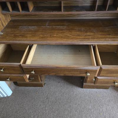Classic Oak Roll-Top Desk with Matching Swivel Chair – 9 Drawers & Cubby Storage