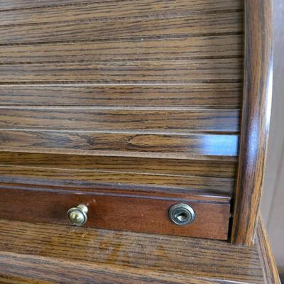 Classic Oak Roll-Top Desk with Matching Swivel Chair – 9 Drawers & Cubby Storage