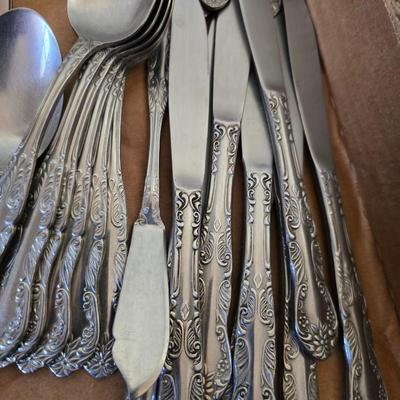 Floral Scroll Pattern Flatware – Approx. 50 Pieces, 18/0 Stainless Japan
