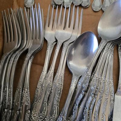 Floral Scroll Pattern Flatware – Approx. 50 Pieces, 18/0 Stainless Japan