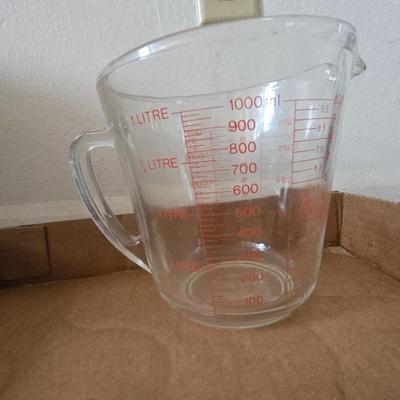 Mixed Lot of Kitchen Essentials – Bowls, Utensils, Colander & More