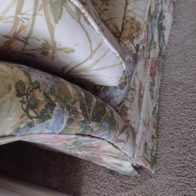 Quilted Design Upholstered Loveseat