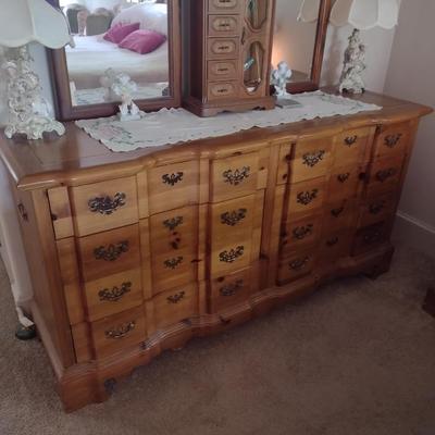 Pine Wood Stretch Dresser with Double Mirror (No Contents)