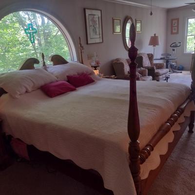 King Size Four Poster Pine Wood Bed Frame with Double Adjustable Beautyrest Bed System