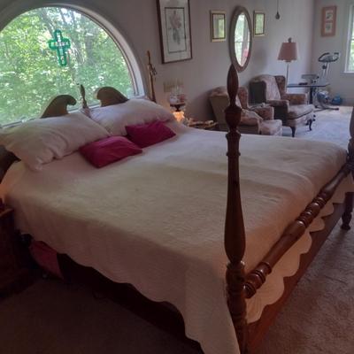 King Size Four Poster Pine Wood Bed Frame with Double Adjustable Beautyrest Bed System