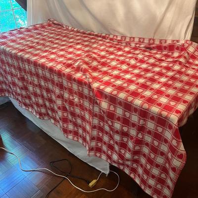Country Style Linens (LR-MG)