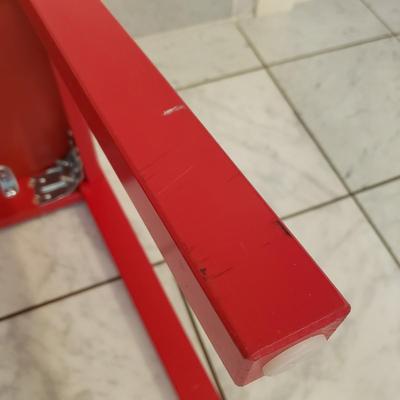 Red Bench (B3-KD)