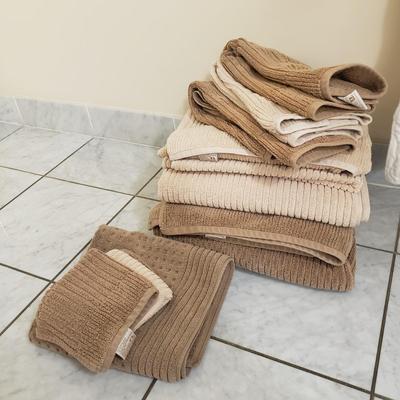 Hotel Chris Madden, Nobel Excellence Bath Towels and More (B3-KD)