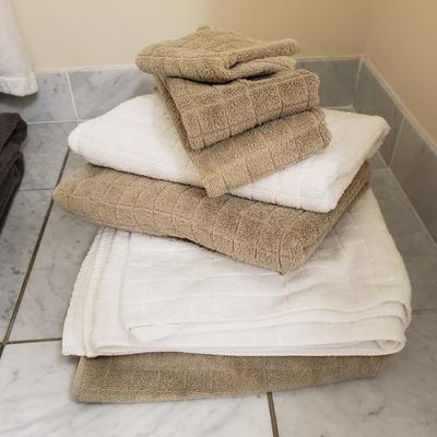 Hotel Chris Madden, Nobel Excellence Bath Towels and More (B3-KD)