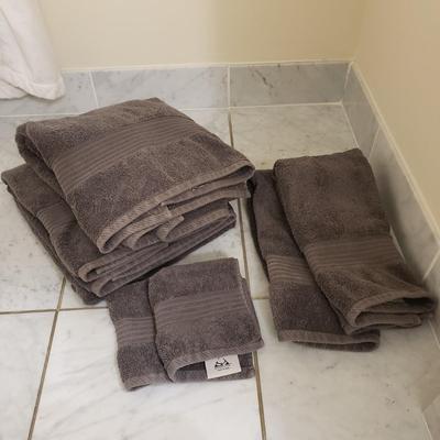Hotel Chris Madden, Nobel Excellence Bath Towels and More (B3-KD)
