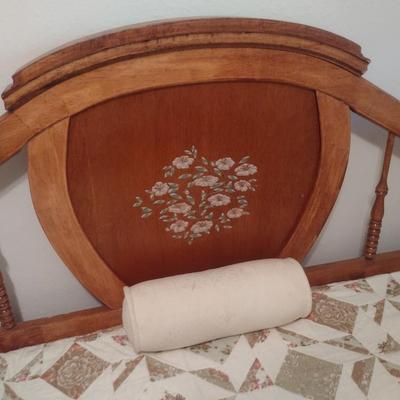 Solid Wood Frame Trundle Bed with Bedding