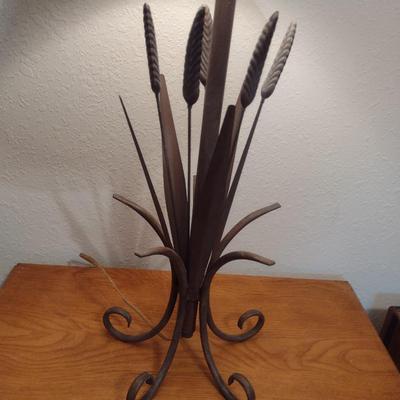 Metal Art 'Cattails' Table Lamp