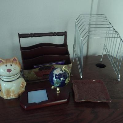 Assortment of Desktop/Office Accessories