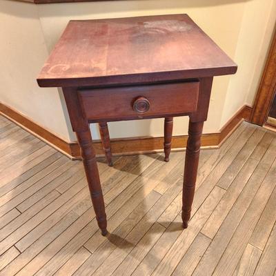 Side table w Drawer 18x21x29