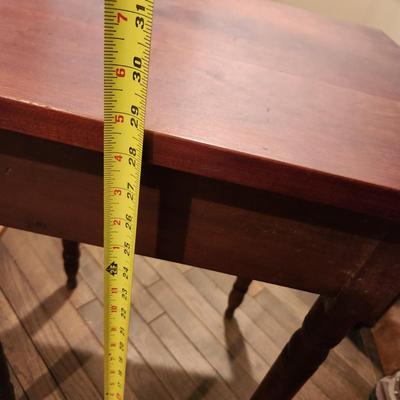 Side table w Drawer 18x21x29