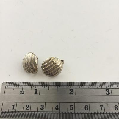 Gold tone vintage clip on earrings