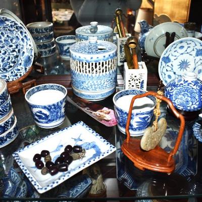Porcelain incense burner 