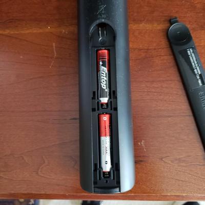 Samsung 32" TV W/Remote and Digital HDTV Antenna (BR3-KD)