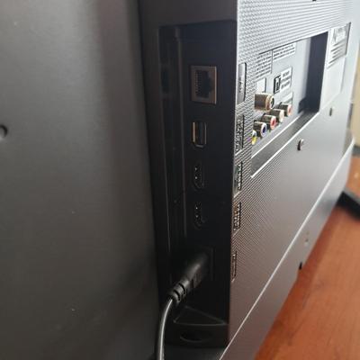 Samsung 32" TV W/Remote and Digital HDTV Antenna (BR3-KD)