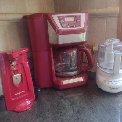 Assortment of Countertop Kitchen Appliances