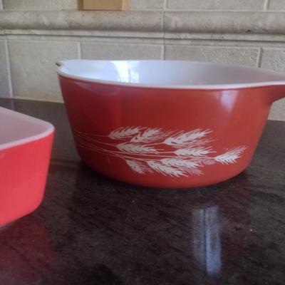 Pair of Vintage Pyrex Baking Dishes