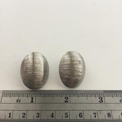 Unmarked vintage silver tone clip on earrings
