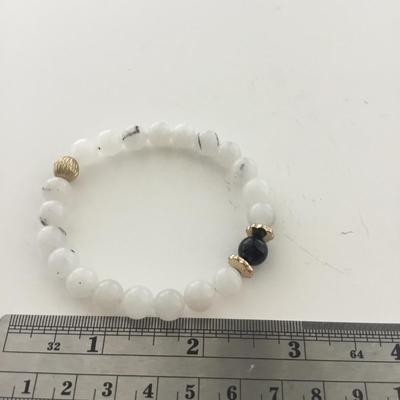 Clear beaded stretchy fashion bracelet