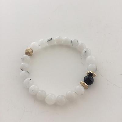 Clear beaded stretchy fashion bracelet