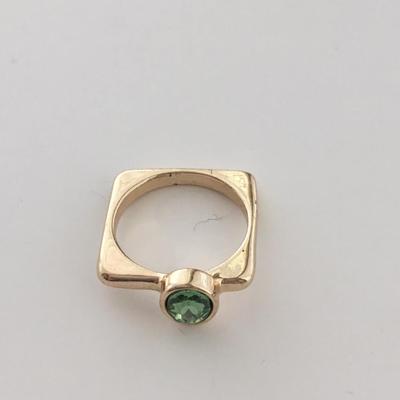 Unmarked gold tone square ring