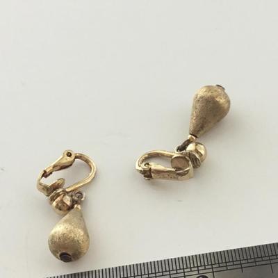 Napier. Marked vintage clip on gold tone earrings