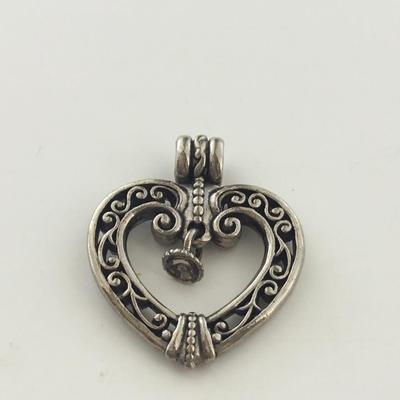 Unmarked heart fashion necklace pendant