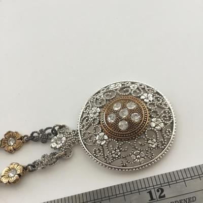 Silver tone unmarked fashion necklace