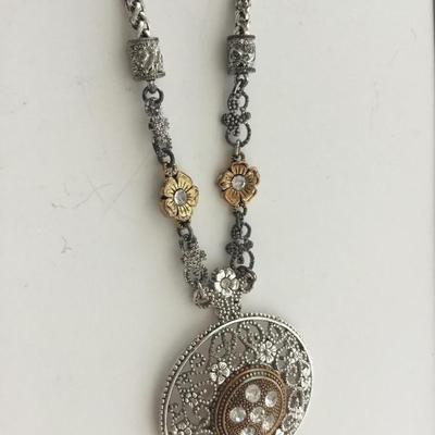 Silver tone unmarked fashion necklace