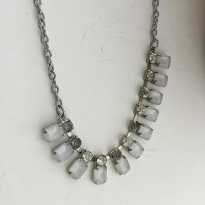 Beautiful unmarked rhinestone necklace and matching earrings