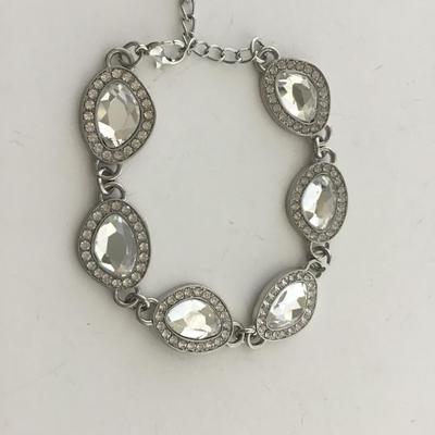 Silver tone rhinestone fashion bracelet
