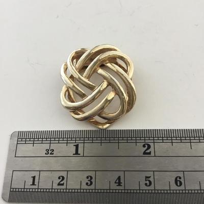 Gold tone vintage scarf clip