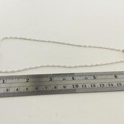 Silver tone green fashion necklace