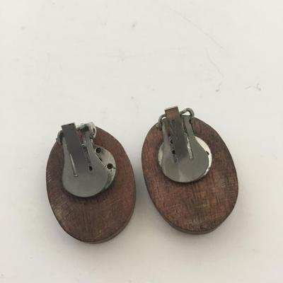 Brown wooden vintage clip on earrings