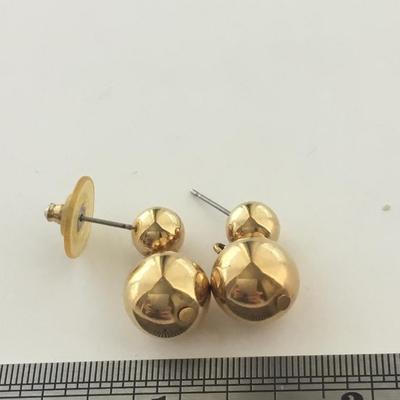 Gold tone dangle fashion earrings