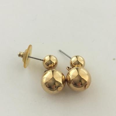 Gold tone dangle fashion earrings