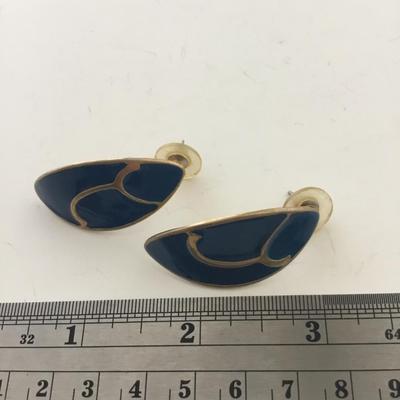 Gold tone blue long fashion earrings
