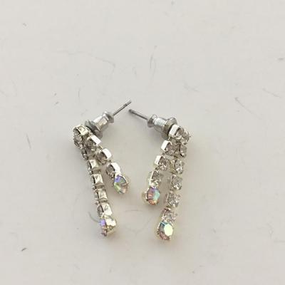 Silver tone dangle rhinestone earrings