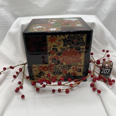 Vintage 3 Tier Lacquerware Box