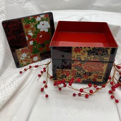 Vintage 3 Tier Lacquerware Box